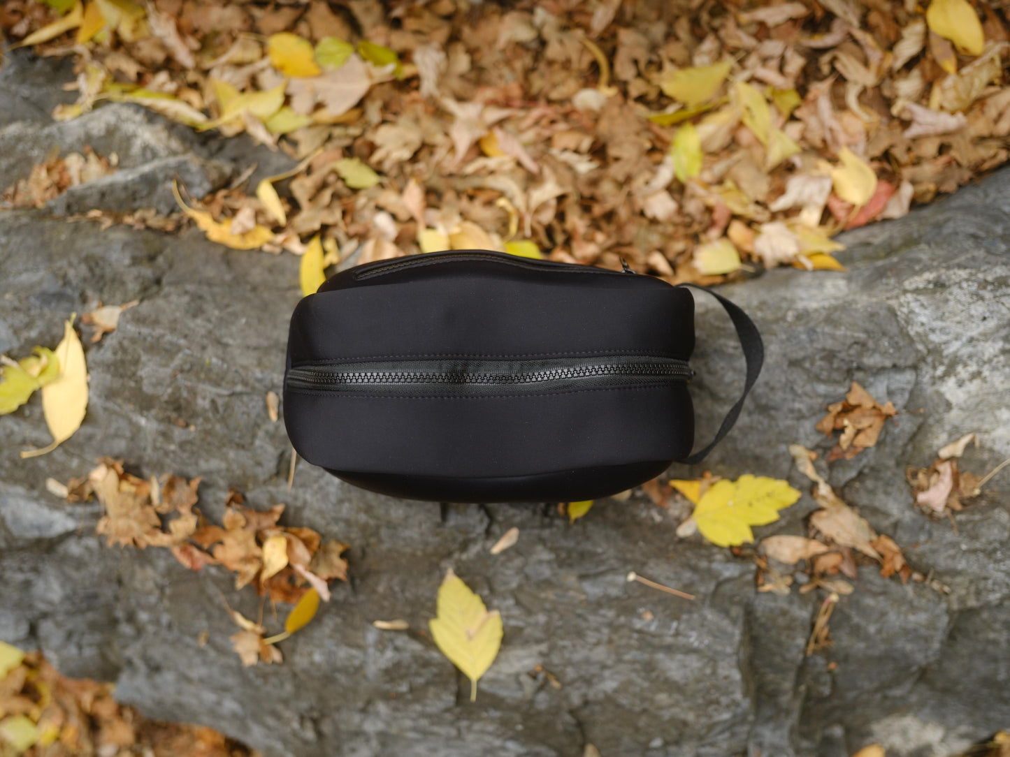 Roam Līte Neoprene Toiletry Bag