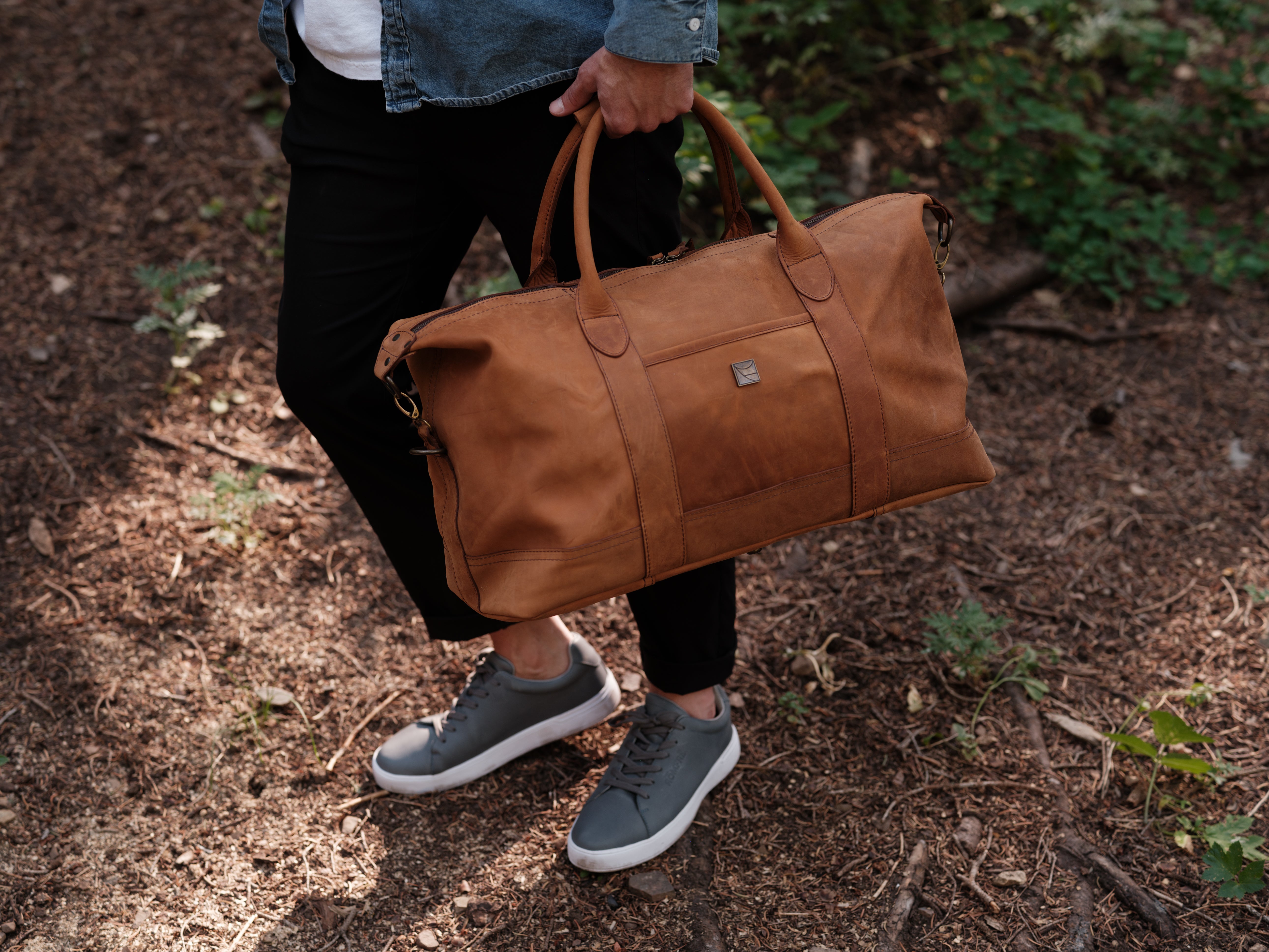Stylish Leather Weekender Bag & Duffle Backpacks for Travel