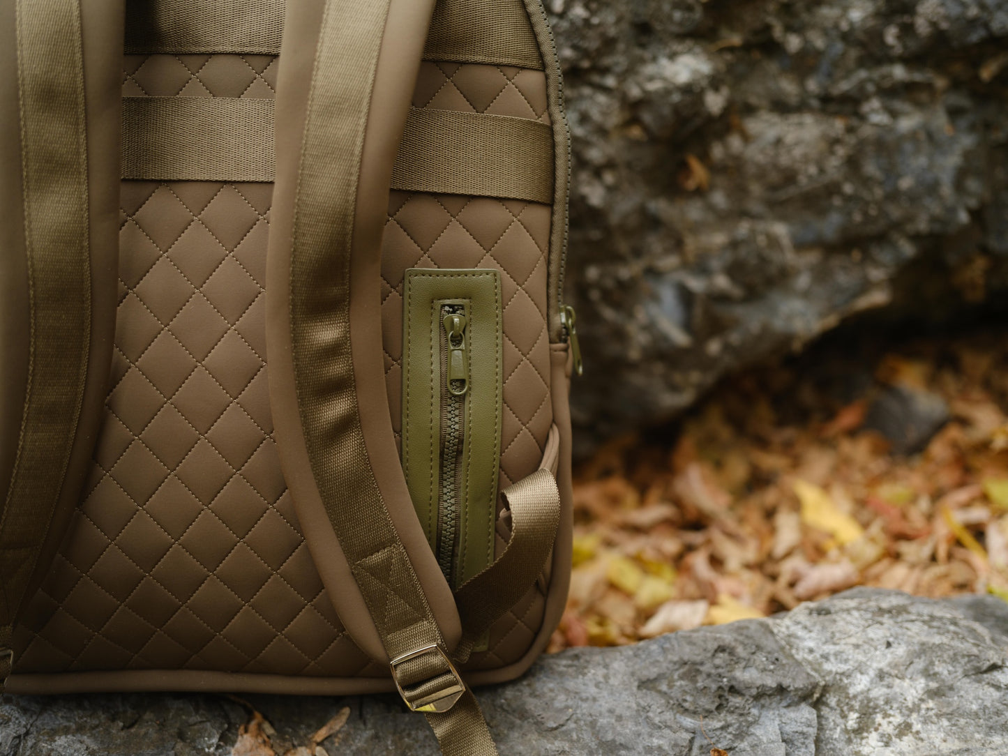 Roam Līte™ Neoprene Backpack