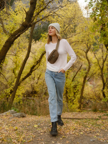 Roam Līte™ Neoprene Sling Bag