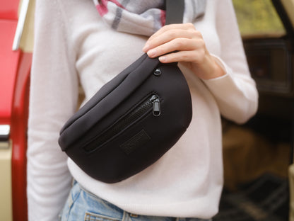 Roam Līte™ Neoprene Sling Bag