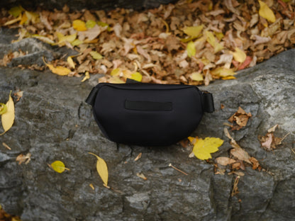 Roam Līte™ Neoprene Sling Bag